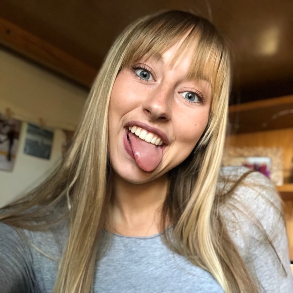Meet your Posher, Carley - Picture 1 of 1